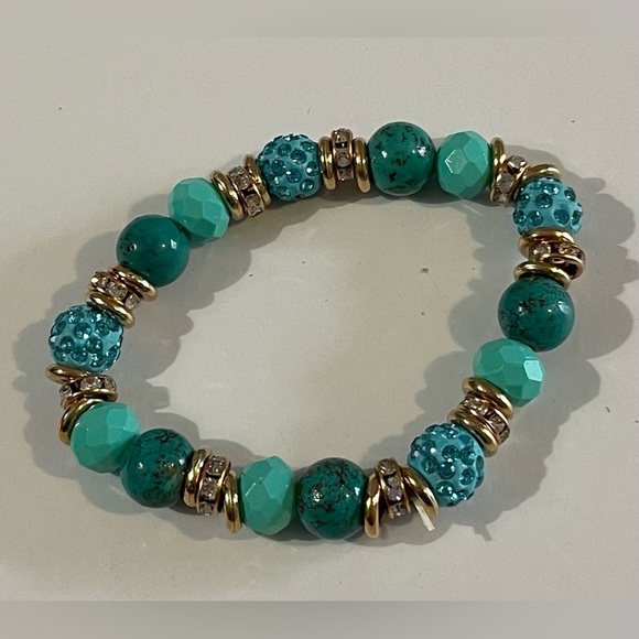 Jewelry - New Turquoise and Gold Beaded Bracelet